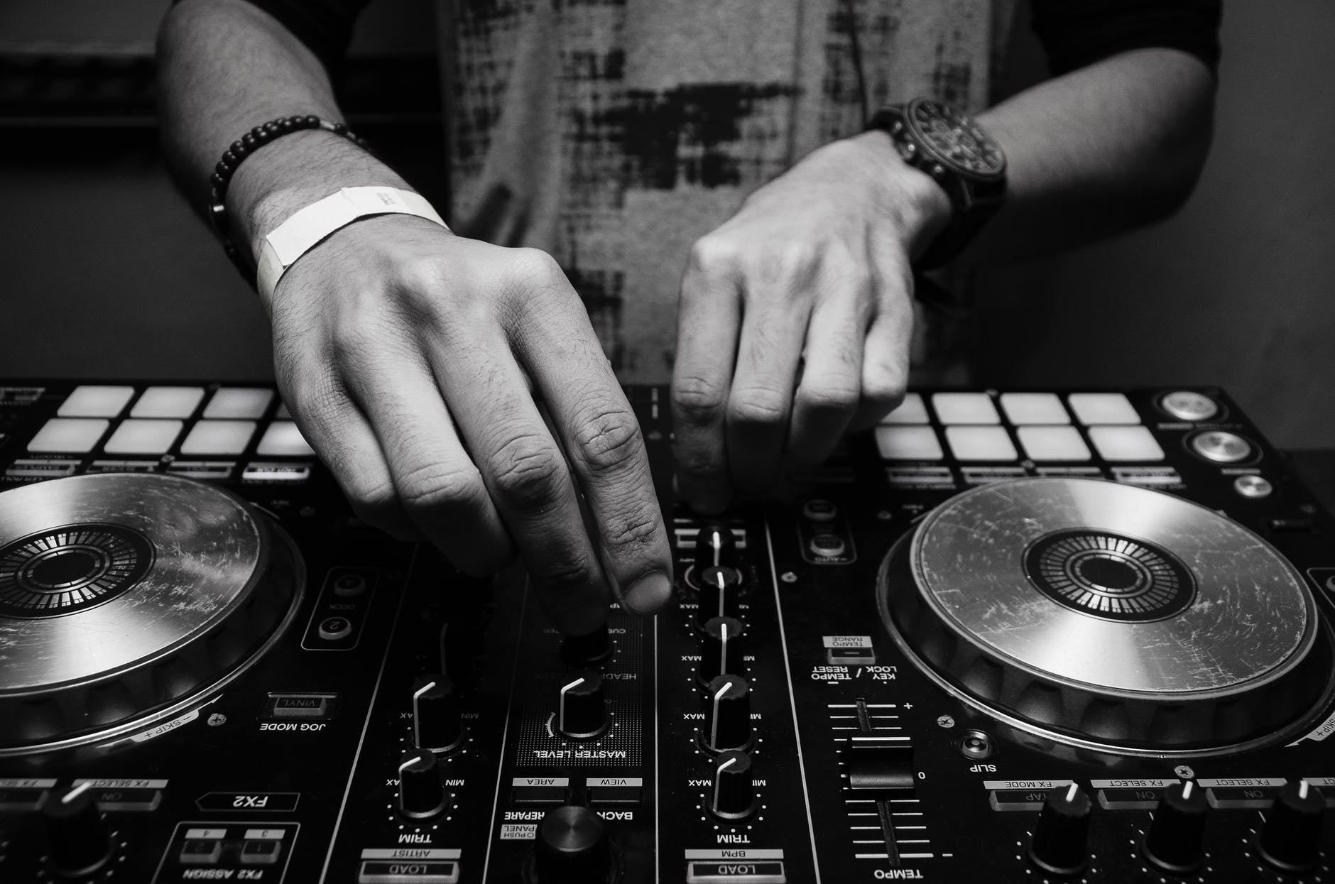 DJWebRadio lance un concours de DJ en ligne